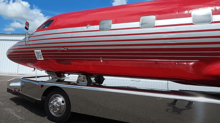 Historias sobre ruedas: jet privado de Elvis Presley vuelve a la vida como motor home